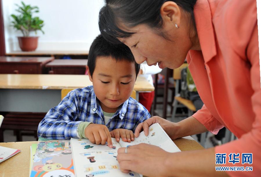 黑龙江洪水灾区积极安置保证学生如期开学