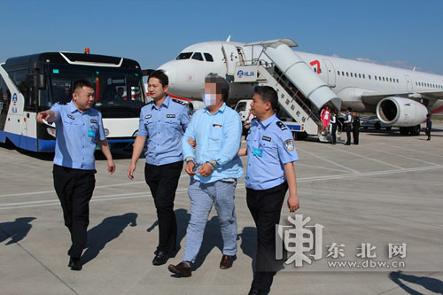 黑龙江警方连续劝返两名出逃国外的经济犯罪嫌疑人