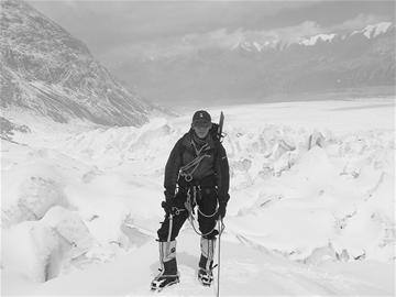 挑战世界巅峰:中国地质大学(武汉)的登山传奇