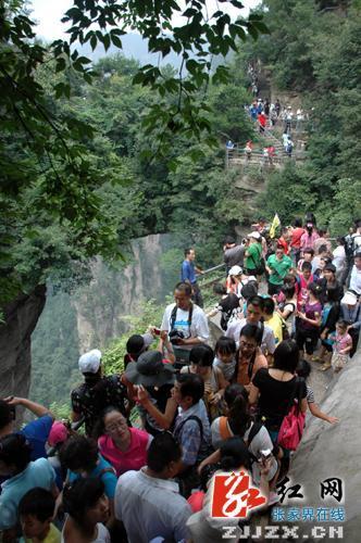 武陵源景区暑期旅游持续“高温” 接待秩序良好