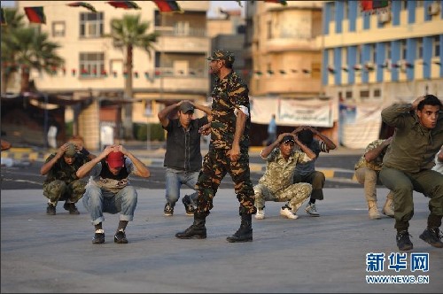 反对派武装逼近卡扎菲老家