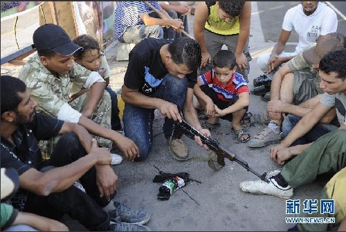 反对派武装逼近卡扎菲老家