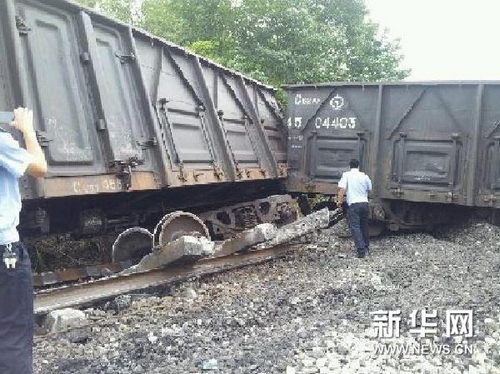 京广铁路郴州运煤专线发生火车侧翻
