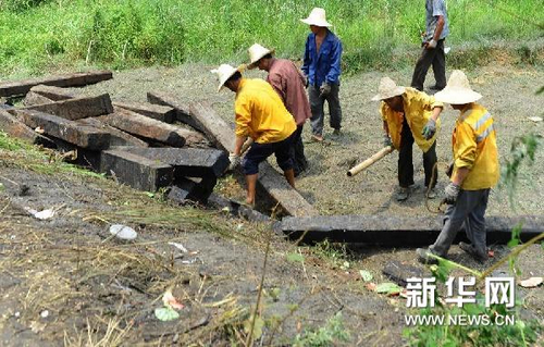 京广铁路郴州运煤专线发生火车侧翻