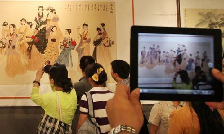 湘籍艺术家寒冰工笔精品画展在长沙博物馆举行