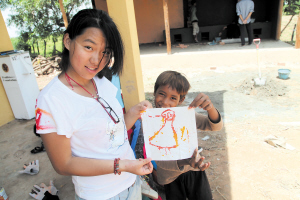 90后湖南姑娘三赴柬埔寨做志愿者帮扶当地儿童