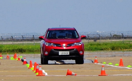 珠海试驾全新RAV4