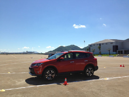 珠海试驾全新RAV4