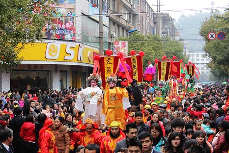 Hunan is rich in cultural relics, lending a festive character for celebrating the Spring Festival.