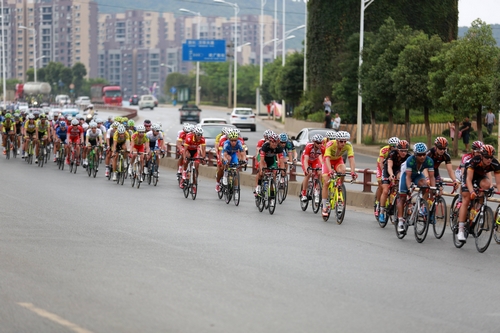 环中国国际公路自行车城市赛在郴州落幕