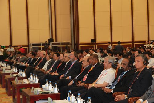 第八届中国-拉美企业家高峰会在长沙开幕