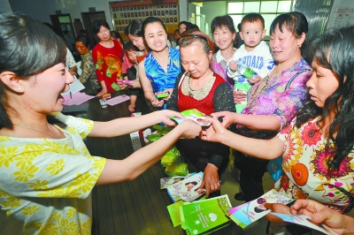 长沙开福区新港街道举办关爱社区居民系列活动