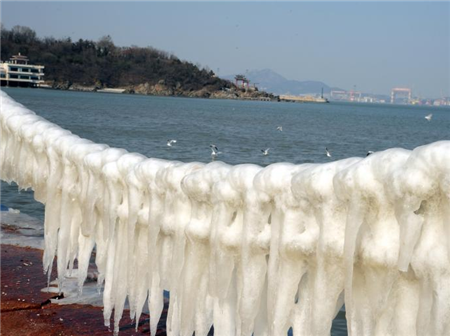 烟台海滨冰凌铁链