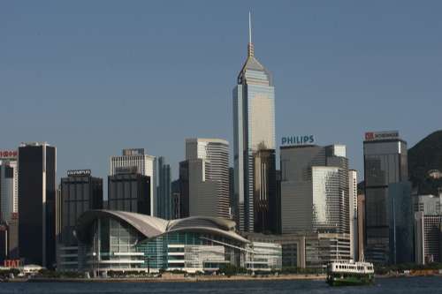 世界竞争力排名中国香港升至第一 与美国并列