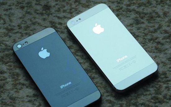 iPhone5今上市销售 北京苹果店遭人砸玻璃入室