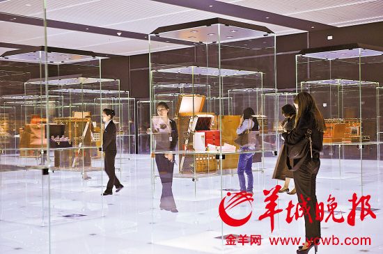 “杀奢风”致奢侈品在中国急速下滑 广州大牌店罕见打折
