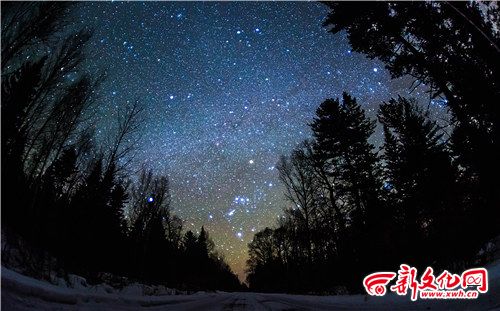 两位吉友探访长白山 拍摄来自星星的雪人