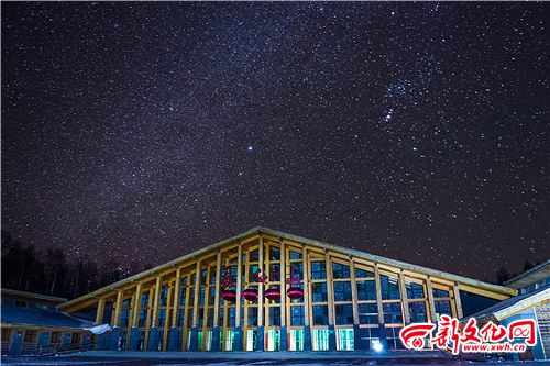 两位吉友探访长白山 拍摄来自星星的雪人