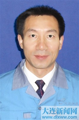 大连市人民政府关于表彰第五届大连市有杰出贡献高技能人才和技术能手的决定