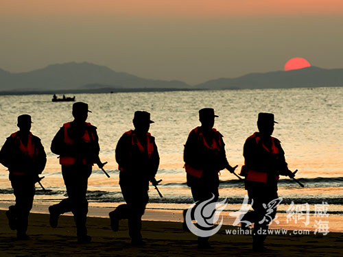 威海90后老兵退伍在即 站好最后一班岗致青春