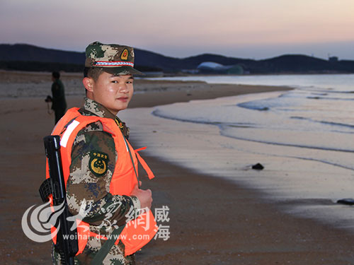 威海90后老兵退伍在即 站好最后一班岗致青春