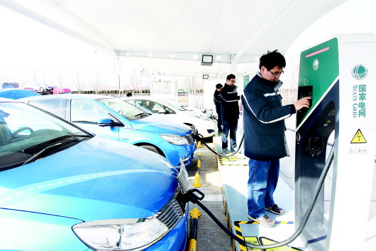 山东:往返济青可开电动汽车 费用只需油钱一半