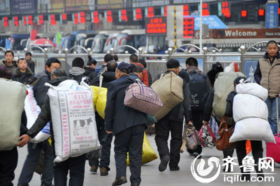 济南火车站迎返程客流小高峰 加开至北京等20趟临客