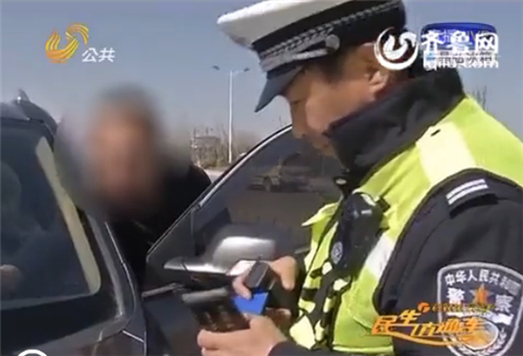 德州：八项违规集于一车 “最牛司机”被罚一万多