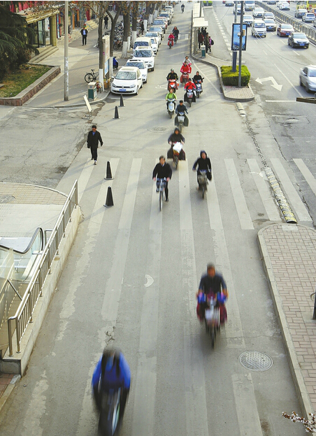 汽车再增两倍塞满市区道路 济南“治停”势在必行