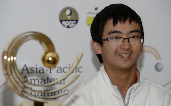 亚太业余锦标赛首日中国高尔夫明日之星窦泽成领先