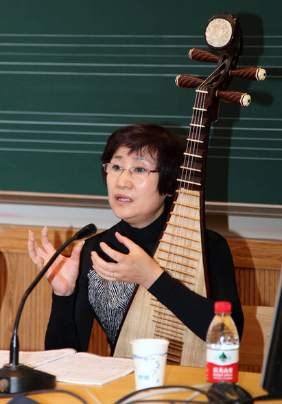 琵琶演奏家吴玉霞在上海音乐学院举行艺术讲座