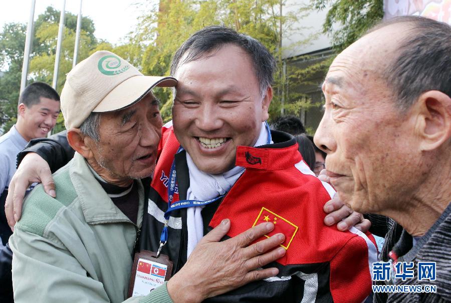 探险勇士王龙祥单骑摩托重走抗美援朝路