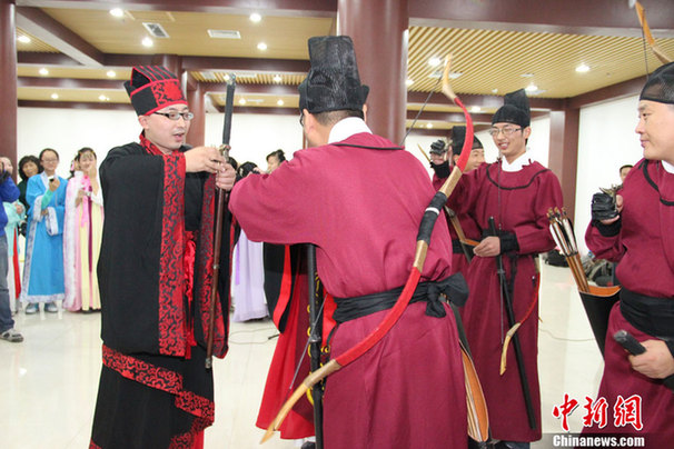 西安举行重阳传统敬老祝寿礼