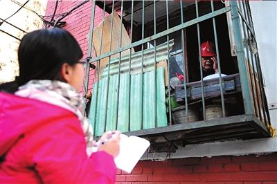 北京73岁老人担心被害反锁屋内16年未出家门(图)