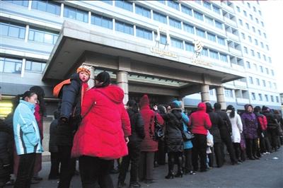 北京两大儿科医院陷入超负荷运转状态