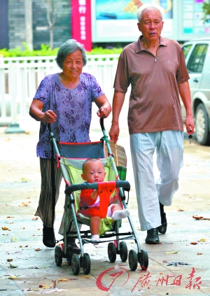 人大代表陈洪先建议：给独生子女父母放“看护假”