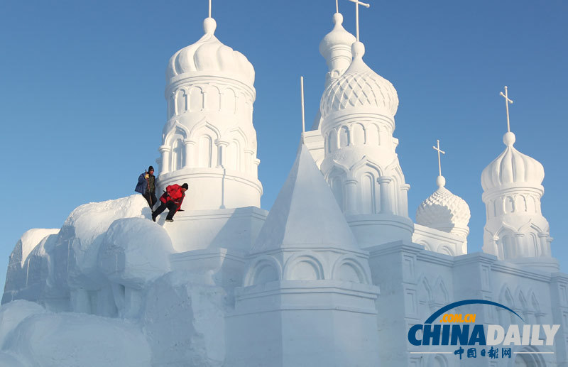 长春国际瓦萨滑雪节即将开幕 大型雪雕现雏形
