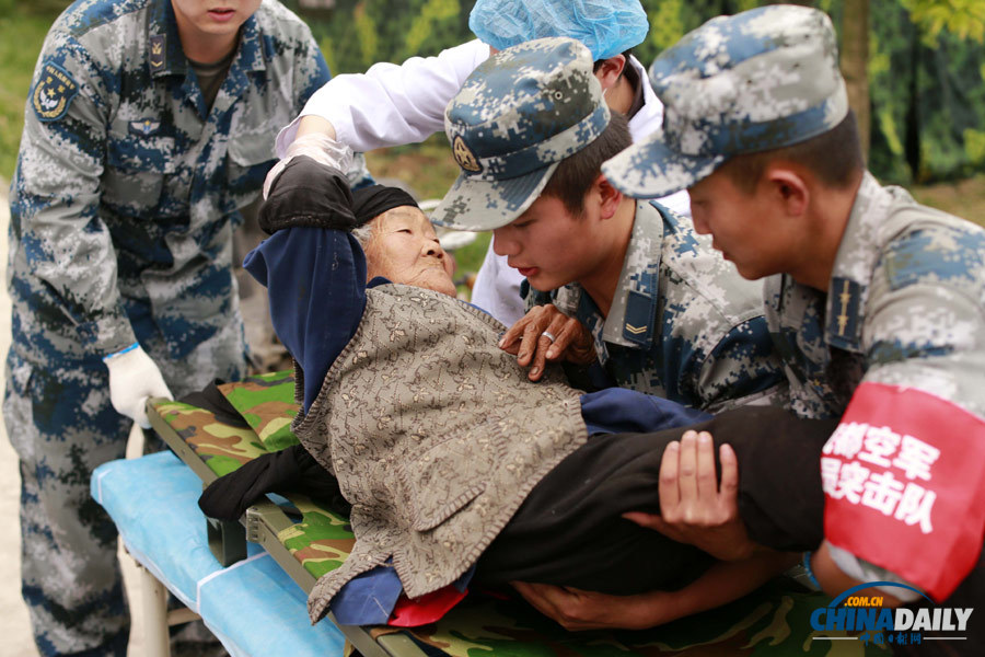 中国日报记者直击地震重灾区龙门乡青龙场村