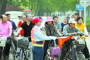 北京今起严处闯红灯 多警种联动执法