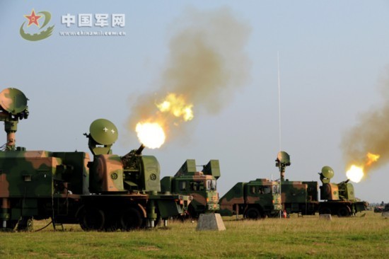 超震撼!国产高炮击毁低空来袭目标瞬间