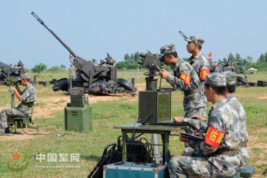 超震撼!国产高炮击毁低空来袭目标瞬间