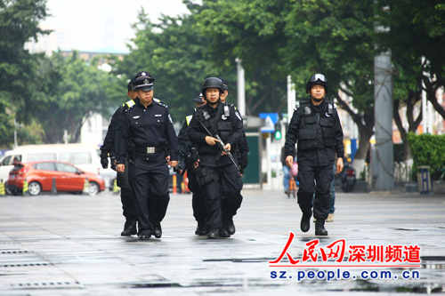 深圳特警学习香港冲锋队 25日起上路武装巡逻