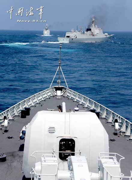 高清：中国海军亮剑南海 各式武器开火猛攻