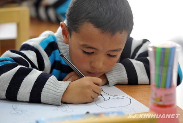 乌鲁木齐:儿童绘画比赛