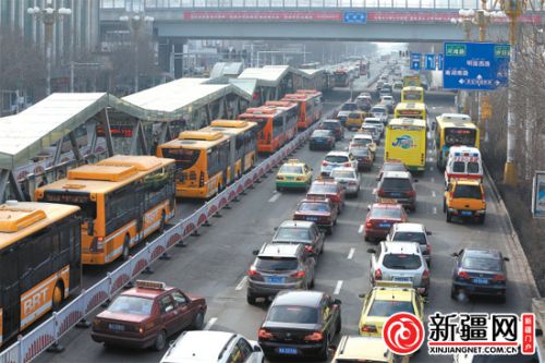 乌鲁木齐警方向市民征询改善出行建议