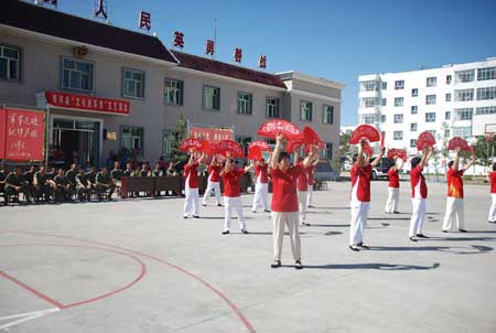 青河县：文化进军营，官兵乐享文化盛宴