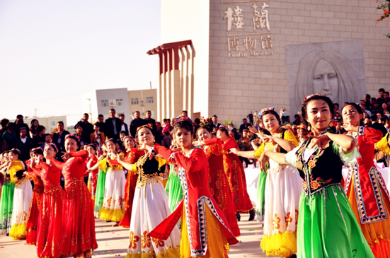 枣香飘楼兰，若羌喜丰收 ——新疆•若羌第六届楼兰文化旅游节暨第九届红枣节开幕