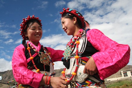西藏寻找“最美格桑花”