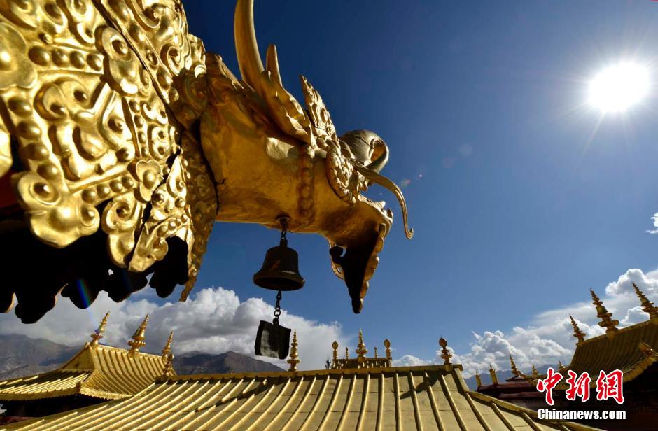 西藏大昭寺史上最大规模金顶维修竣工