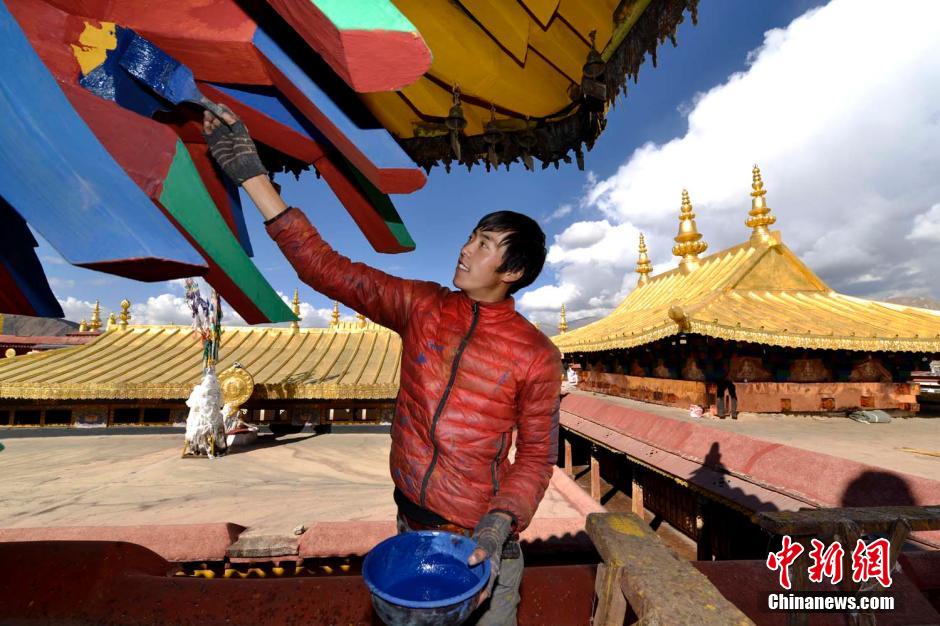 西藏大昭寺史上最大规模金顶维修竣工